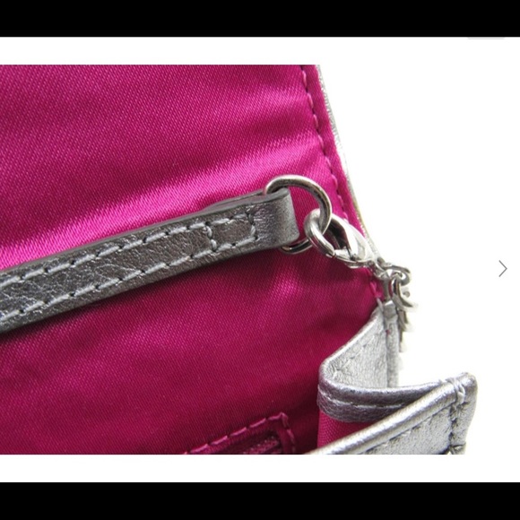 🪴EUC Coach WOC Flap bag🪴 - Picture 8 of 9